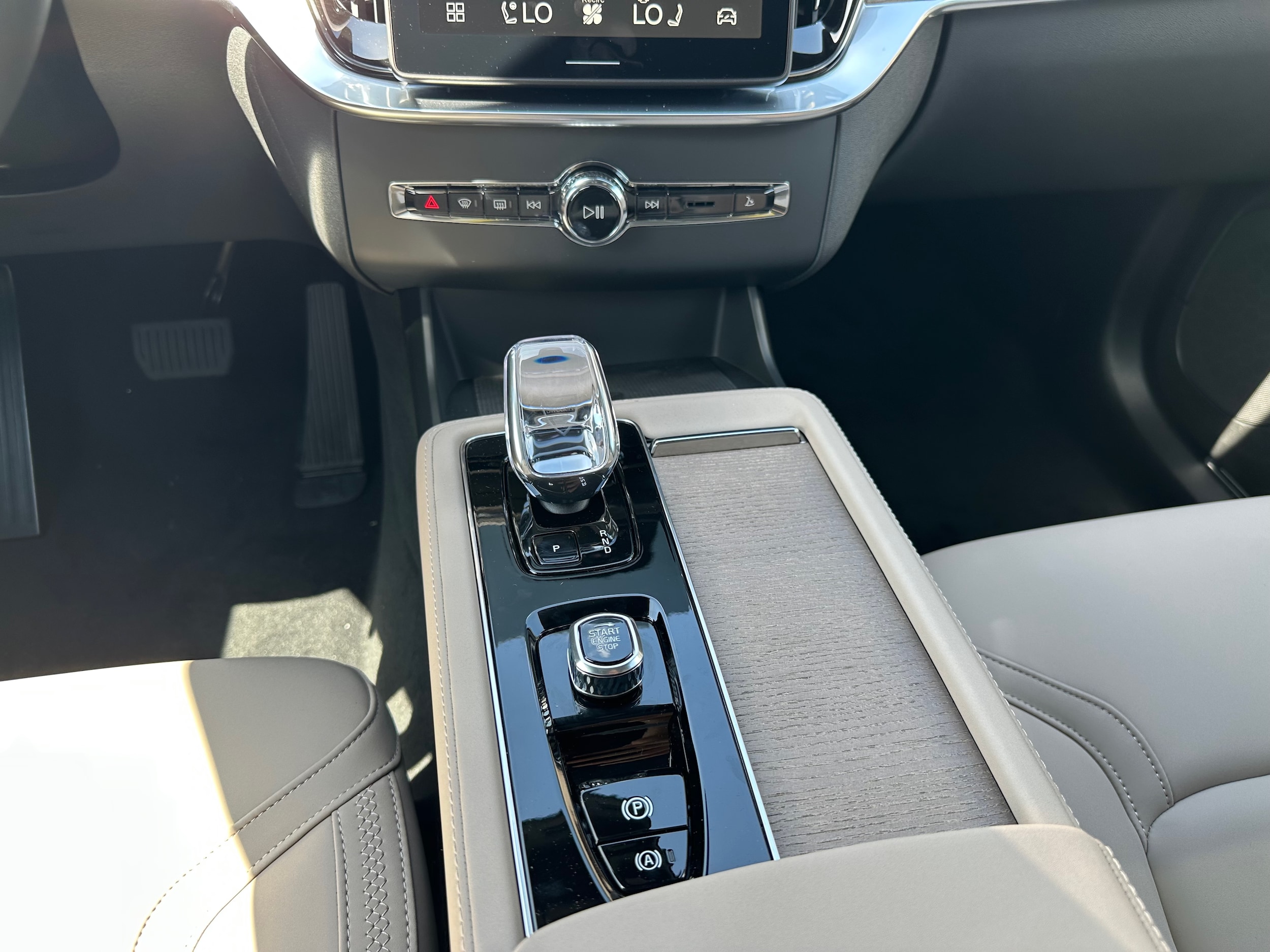 2026 Volvo XC90 Plus - Photo 14