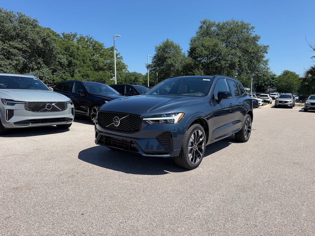 New 2026 Volvo XC60 plug-in hybrid T8 Plus SUV
