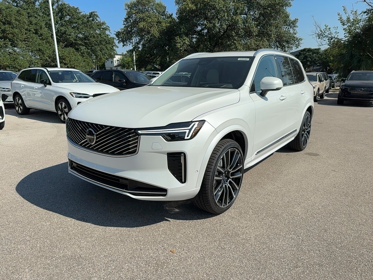2026 Volvo XC90 photo 2