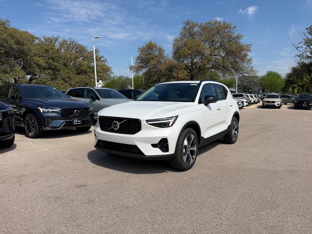 New 2026 Volvo XC40 B5 Plus SUV