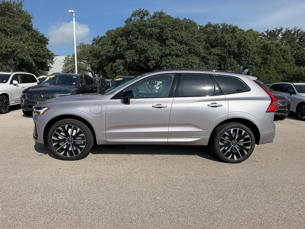 New 2026 Volvo XC60 plug-in hybrid T8 Ultra SUV