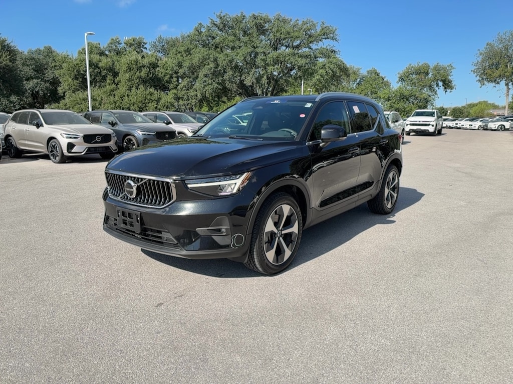 Certified 2024 Volvo XC40 B5 Plus Bright SUV