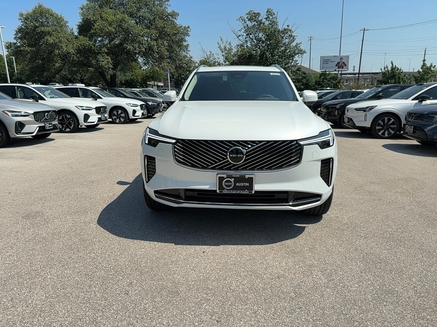 2025 Volvo XC90 Core - Photo 9