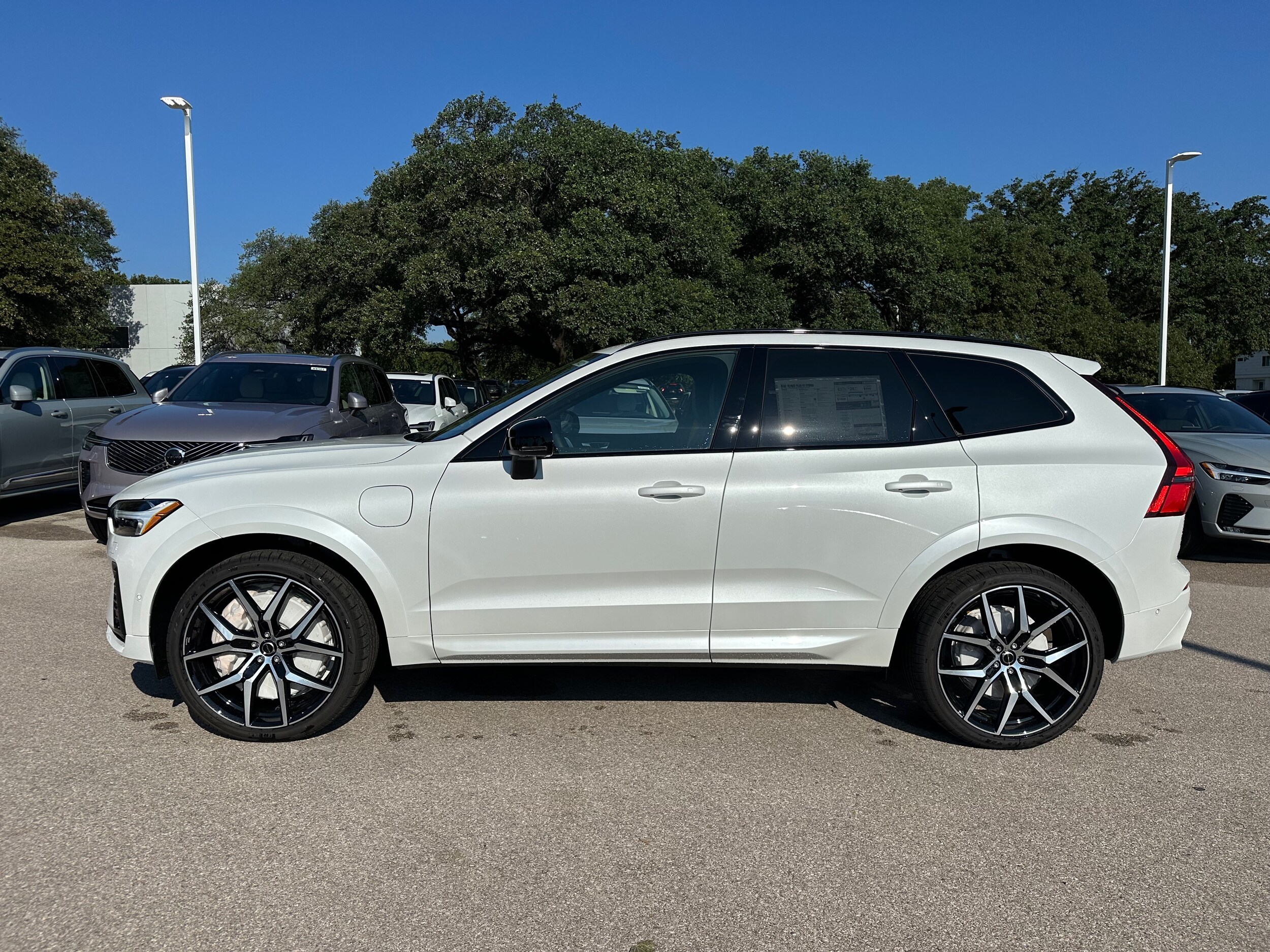 2026 Volvo XC60 Hybrid T8 Polestar photo 2