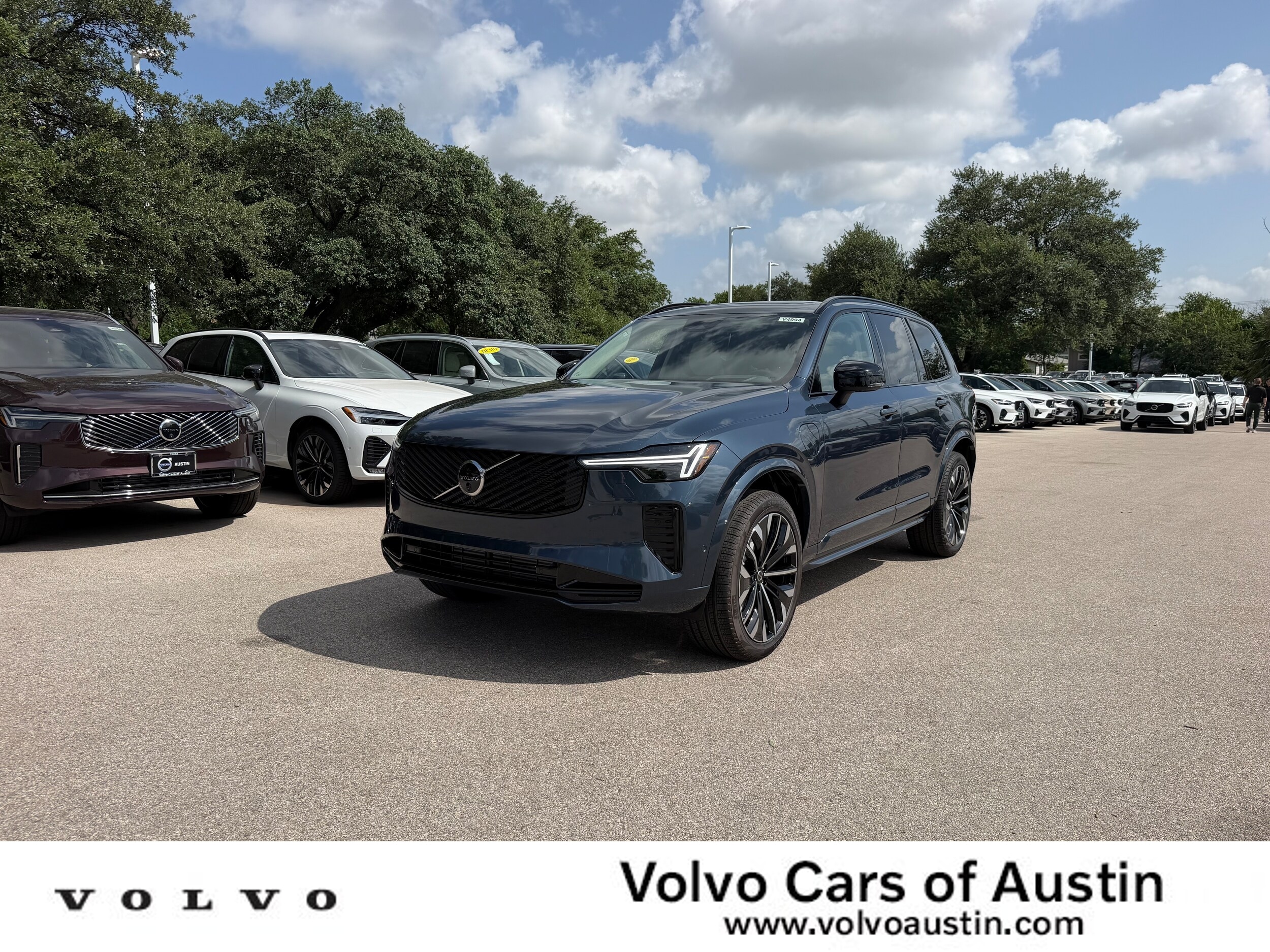 2026 Volvo XC90 T8 Recharge Ultra Dark 6-Seater 4WD's photo