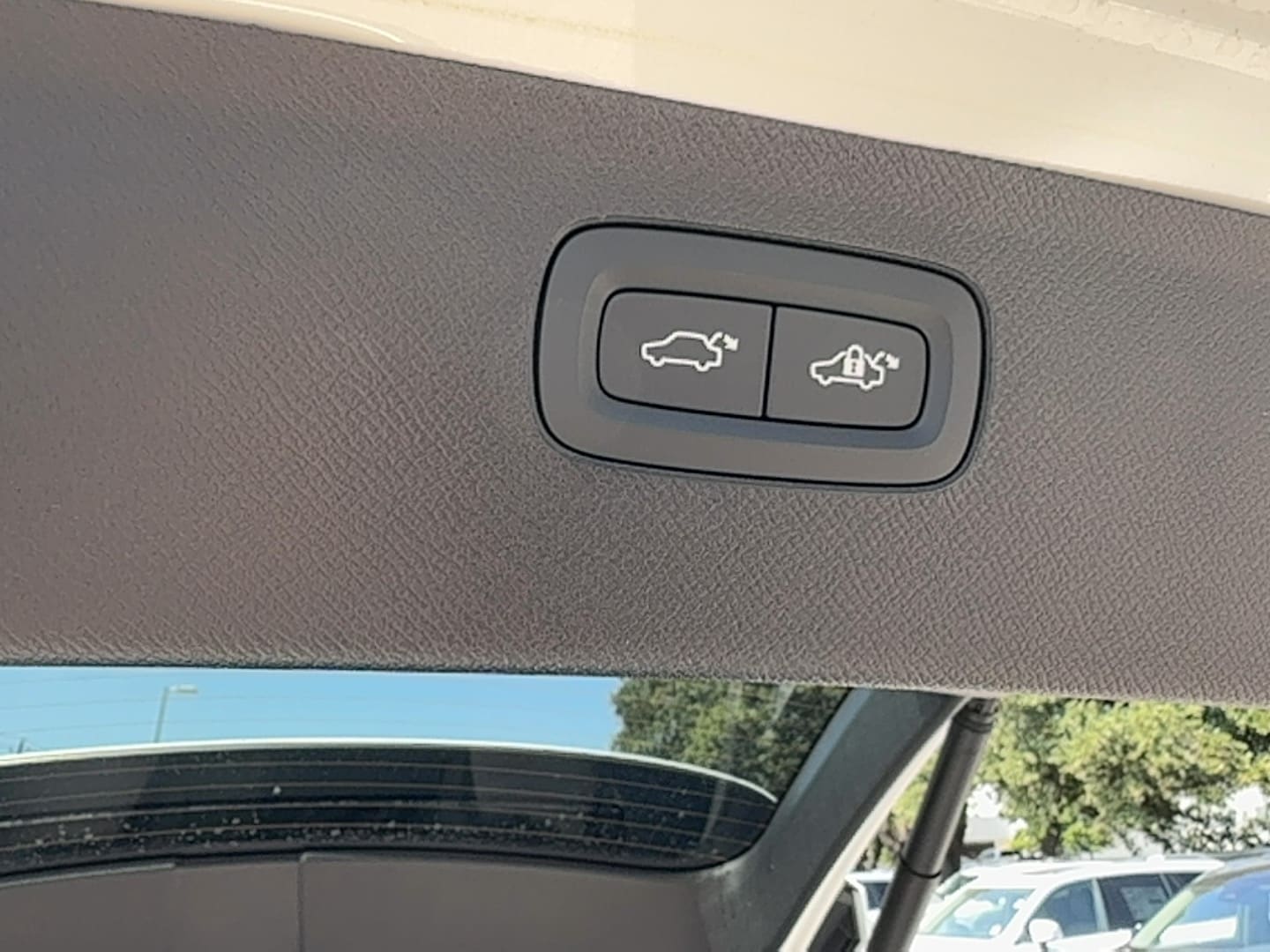 2025 Volvo XC90 Core - Photo 27