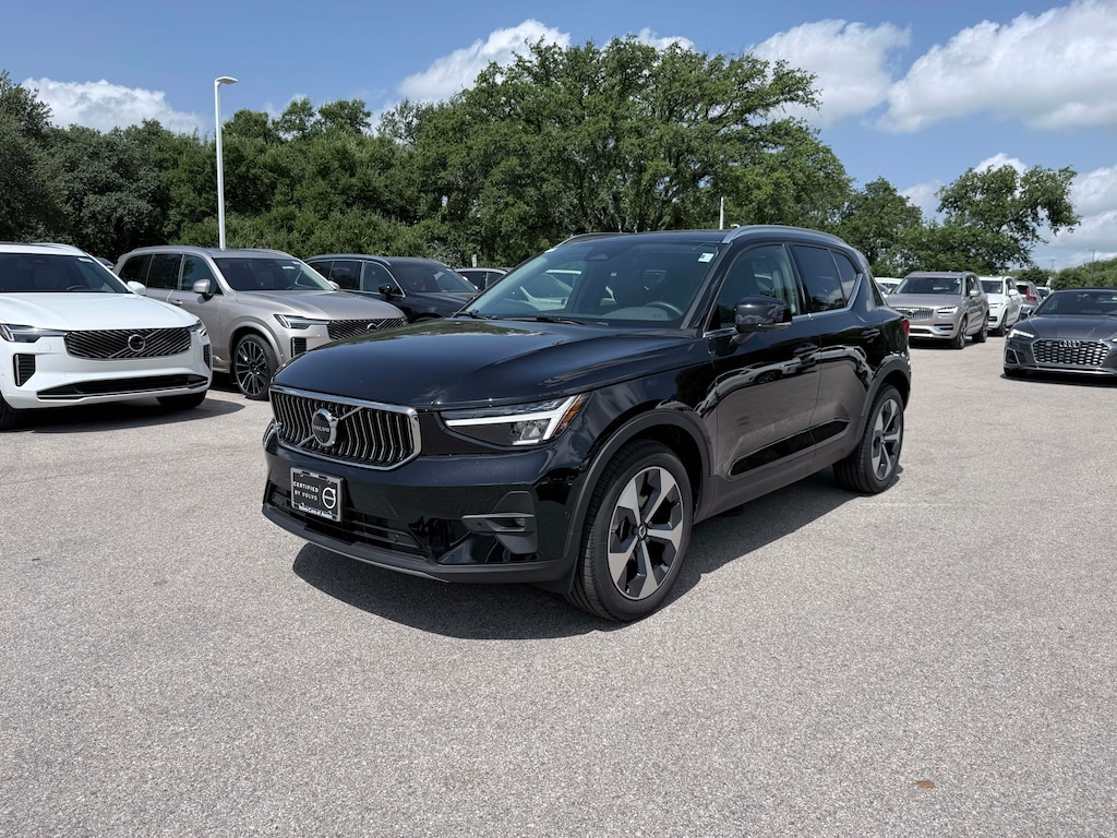 Certified 2025 Volvo XC40 B5 Plus Bright Theme SUV