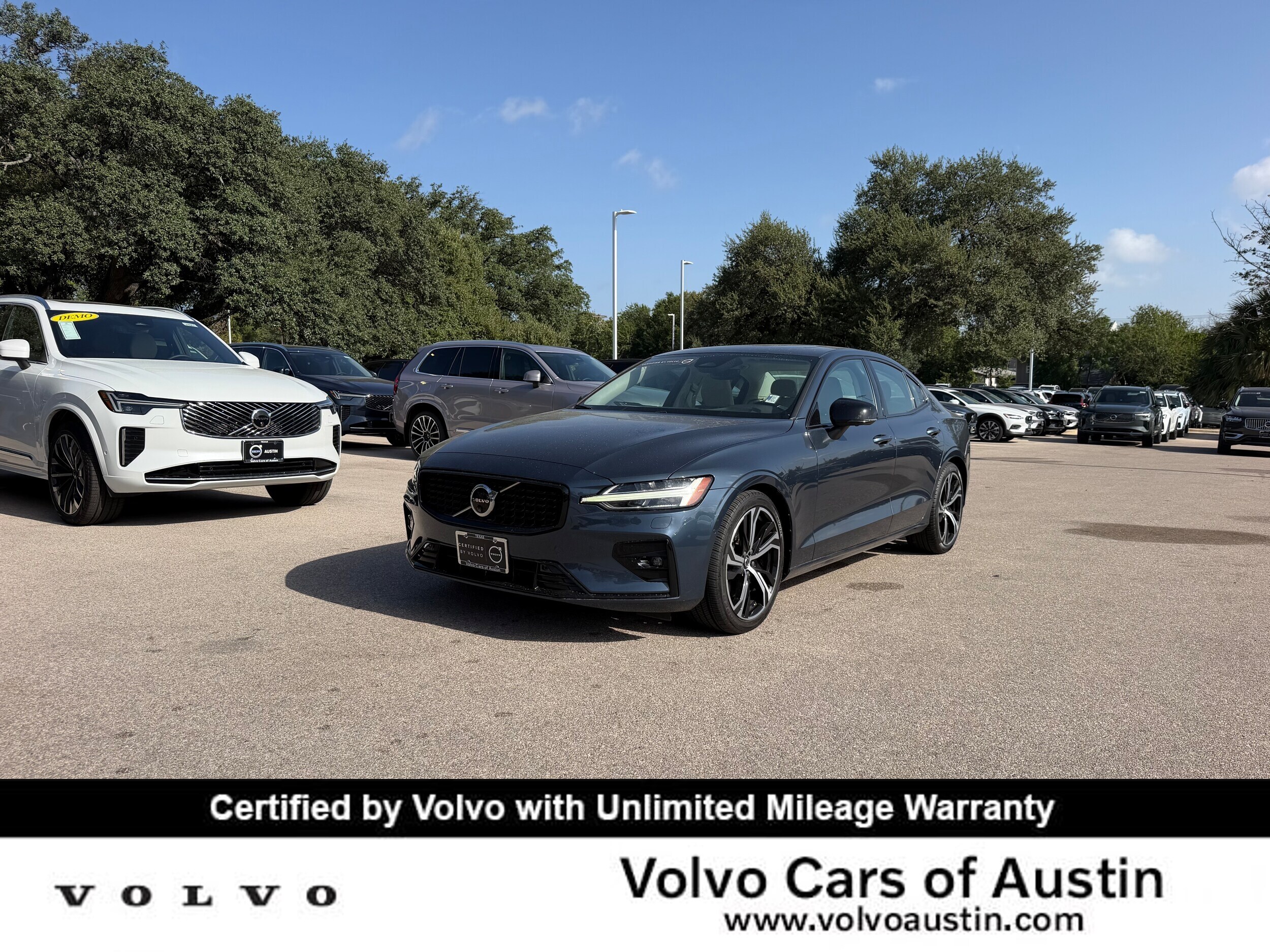 2024 Volvo S60 B5 Plus Dark Theme FWD
