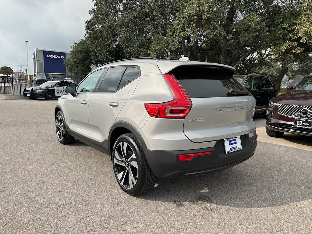 Certified 2025 Volvo XC40 B5 Plus Dark Theme SUV