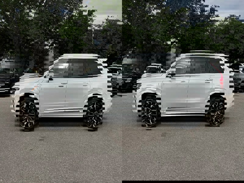 2025 Volvo XC90 Plus T8 photo 3