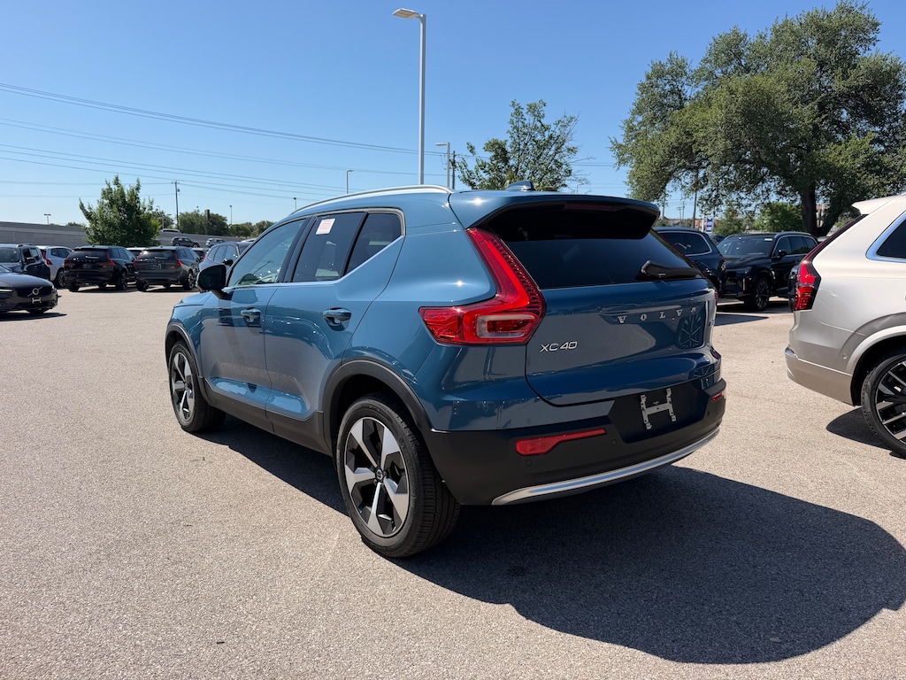 Certified 2025 Volvo XC40 B5 Plus Bright Theme SUV