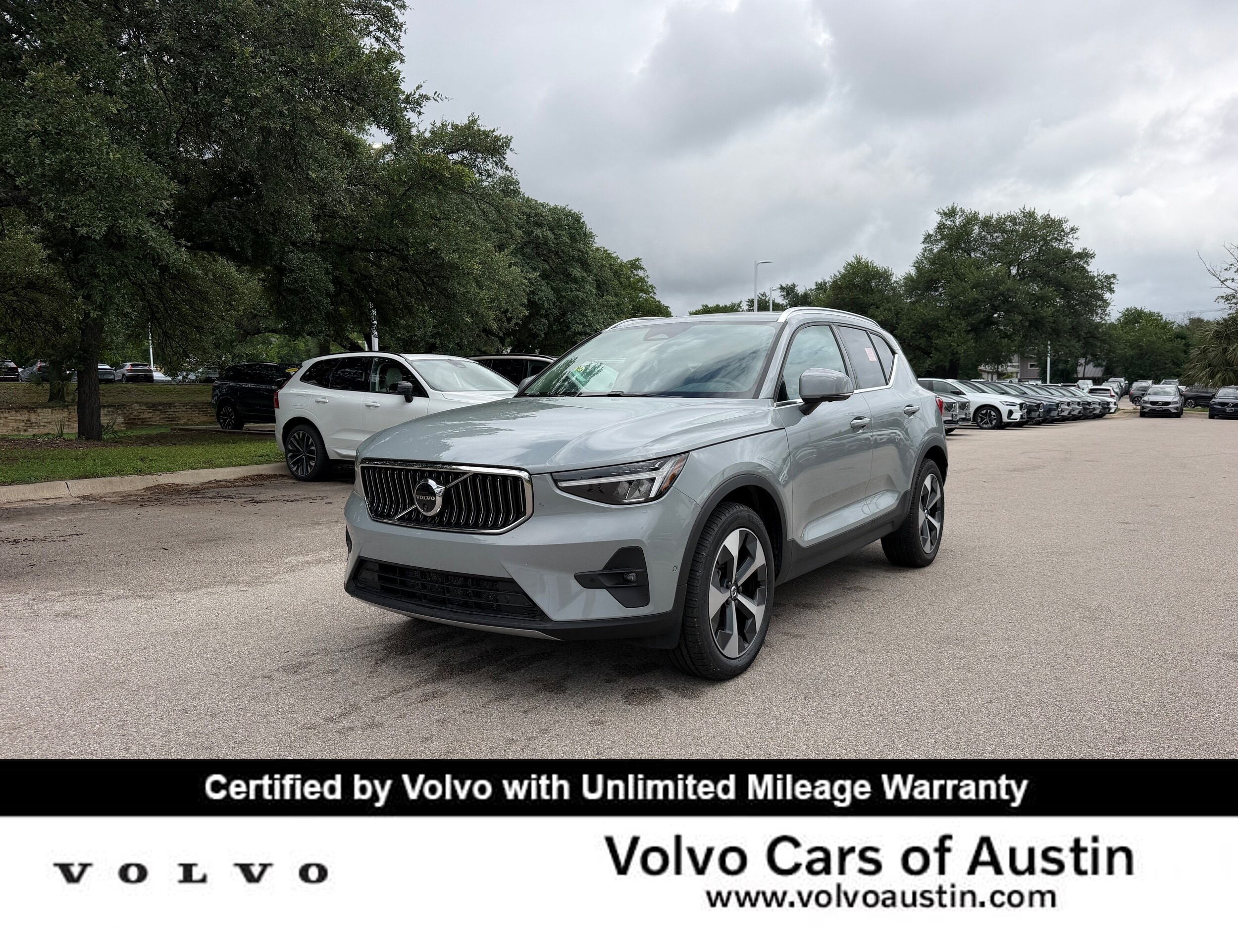 2025 Volvo XC40 B5 Plus Bright AWD's photo