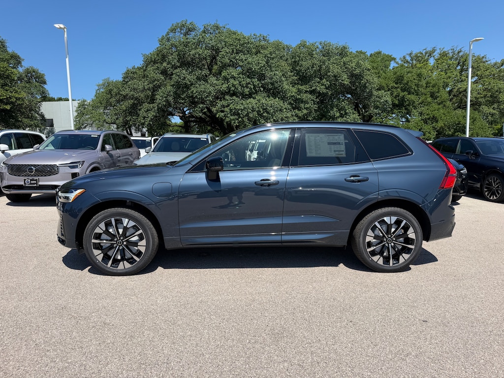 New 2026 Volvo XC60 plug-in hybrid T8 Plus SUV