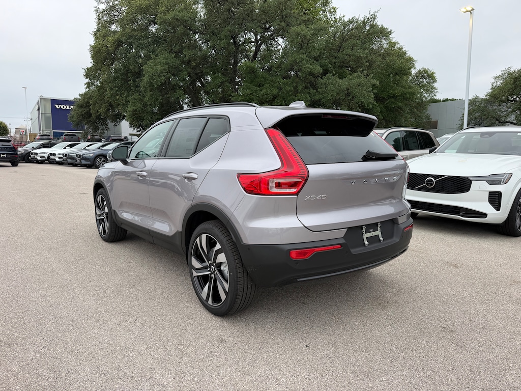 New 2026 Volvo XC40 B5 Ultra SUV