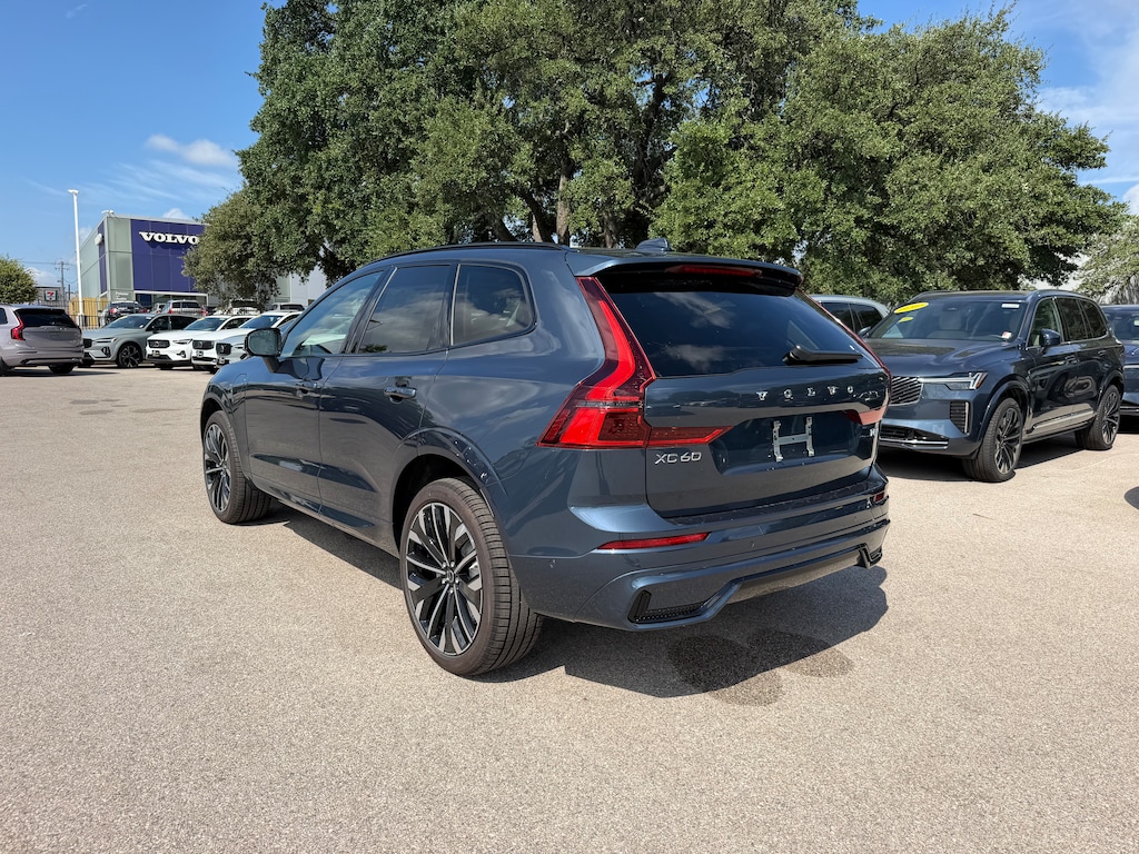New 2026 Volvo XC60 plug-in hybrid T8 Ultra SUV