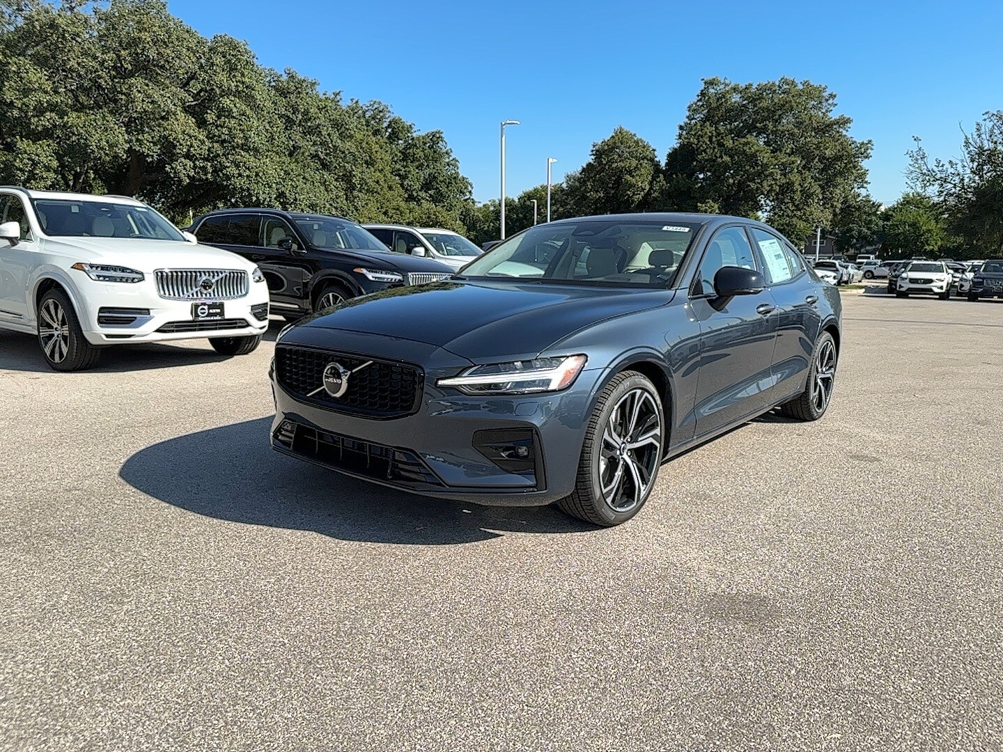 2024 Volvo S60 Core B5 AWD photo 2