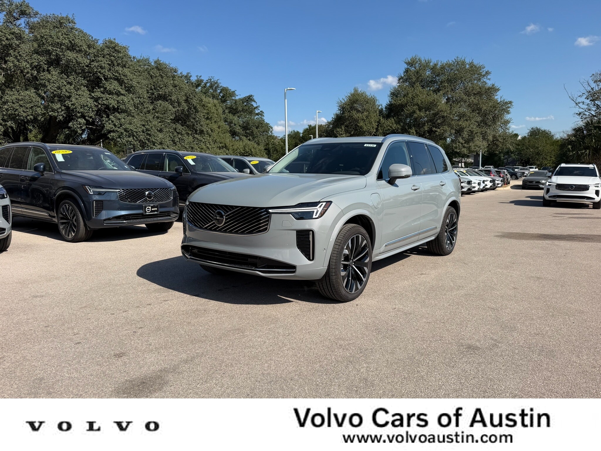 2027 Volvo XC90 plug-in hybrid T8 Plus 7-Seater SUV