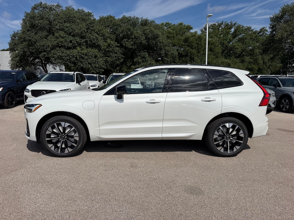 New 2026 Volvo XC60 plug-in hybrid T8 Plus SUV