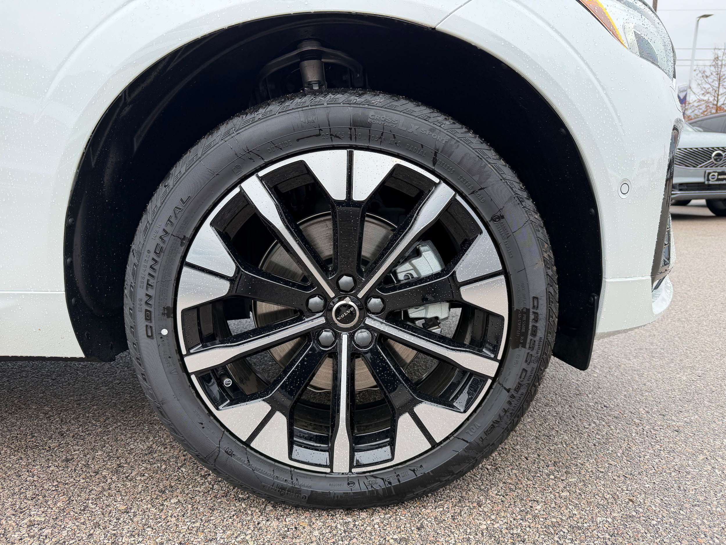 2026 Volvo XC60 Plus - Photo 7