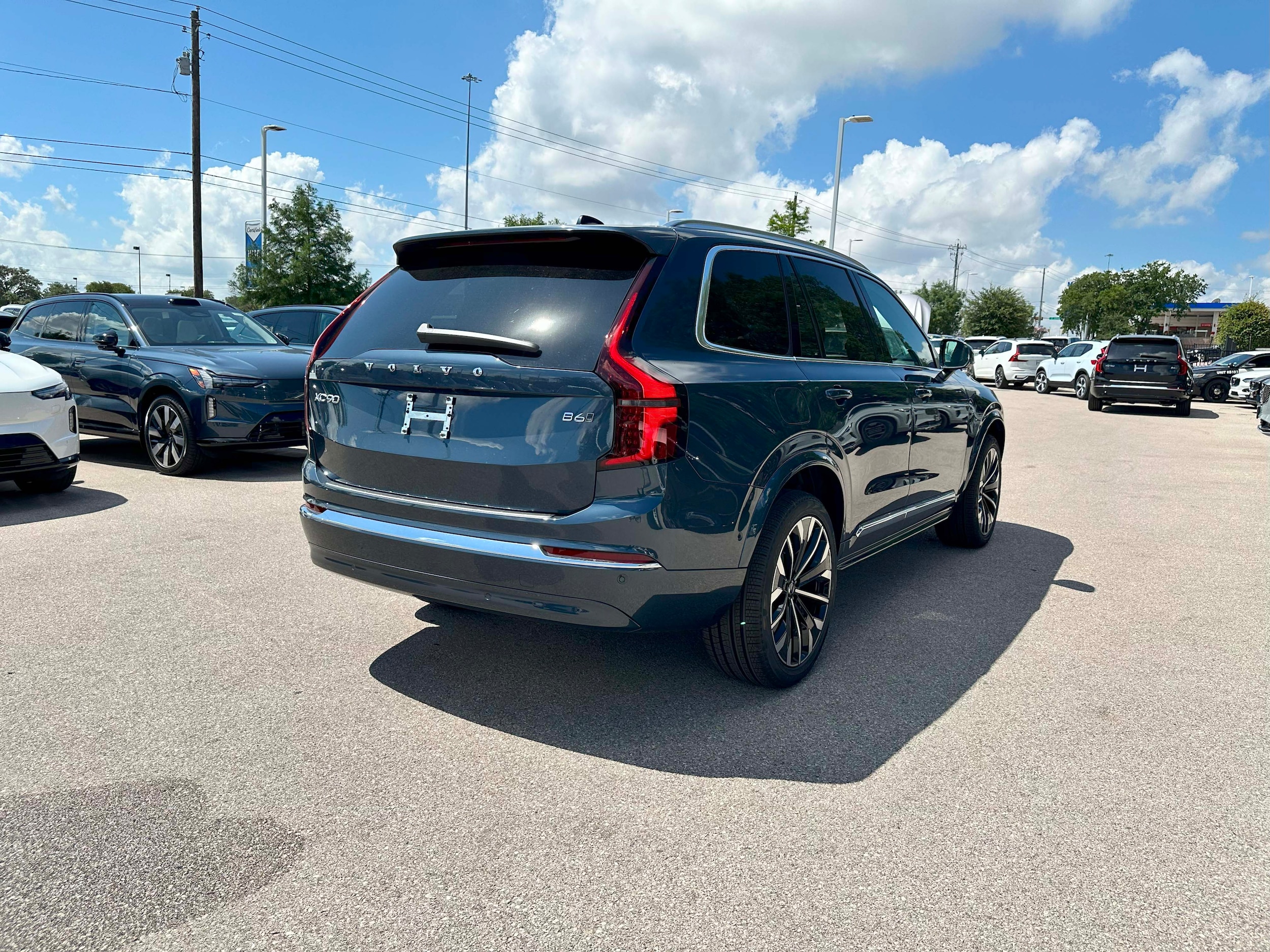 2026 Volvo XC90 Plus - Photo 6