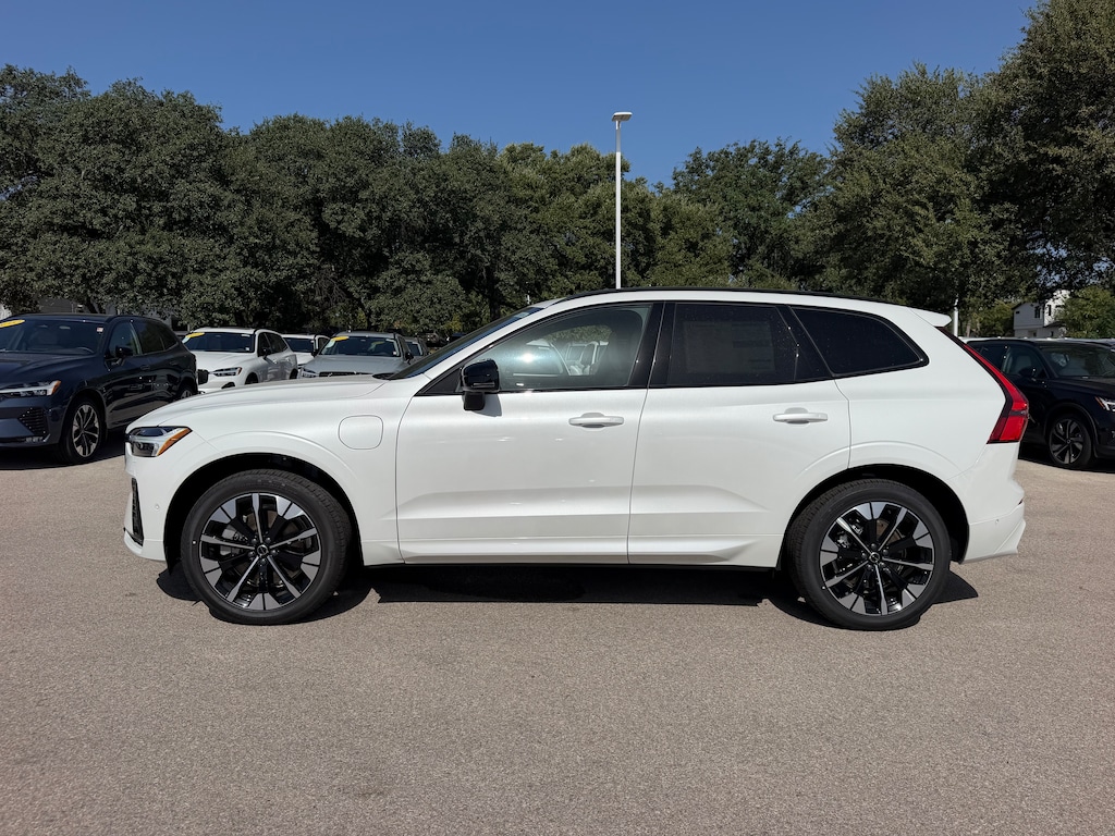 New 2026 Volvo XC60 plug-in hybrid T8 Plus SUV