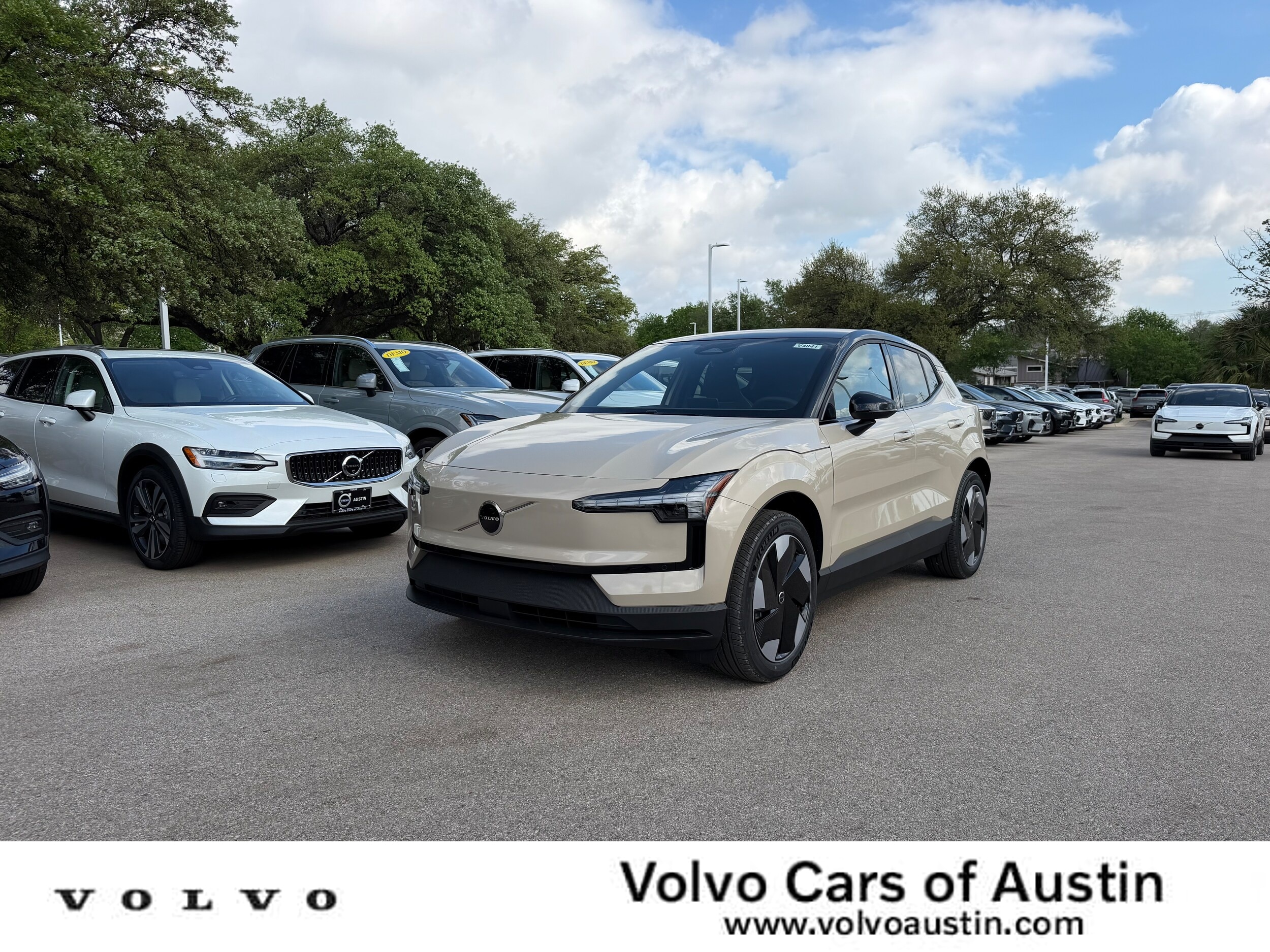 2026 Volvo EX30 Single Motor Plus's photo