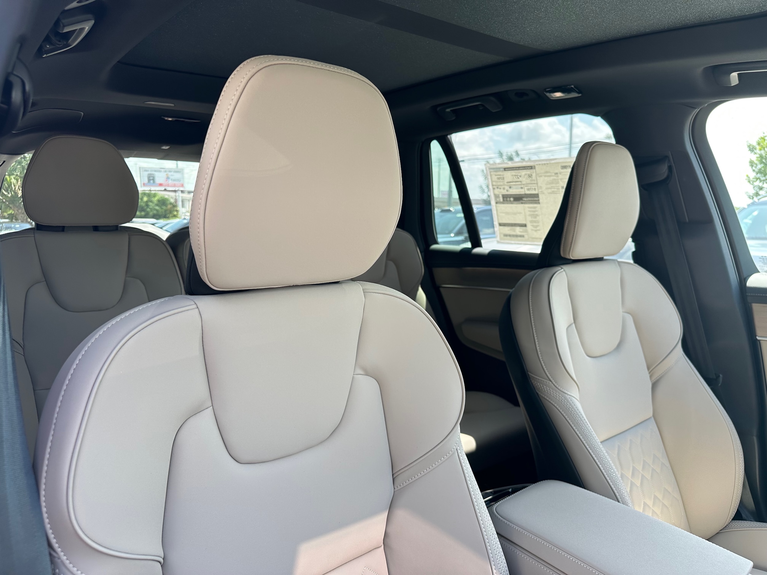 2026 Volvo XC90 Plus - Photo 9