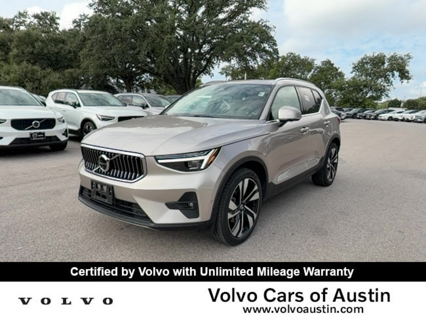 2024 Volvo XC40 SUV 