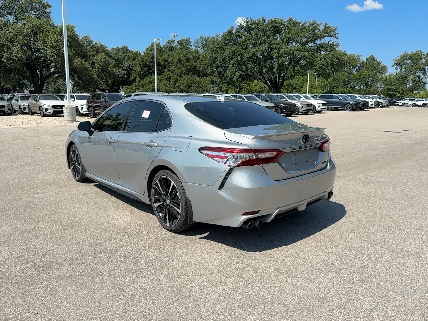 2020 Toyota Camry XSE photo 3
