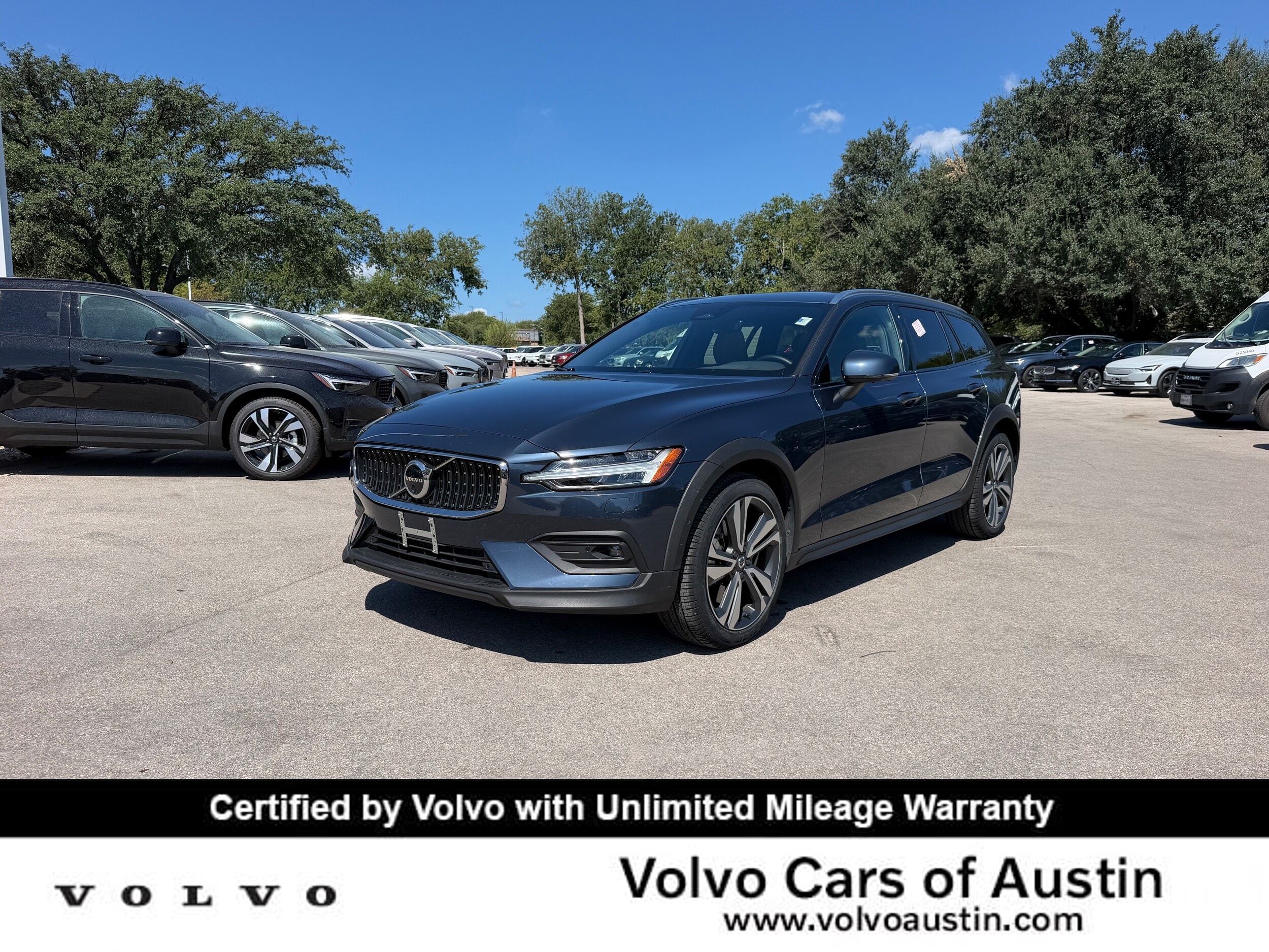 2025 Volvo V60 Cross Country