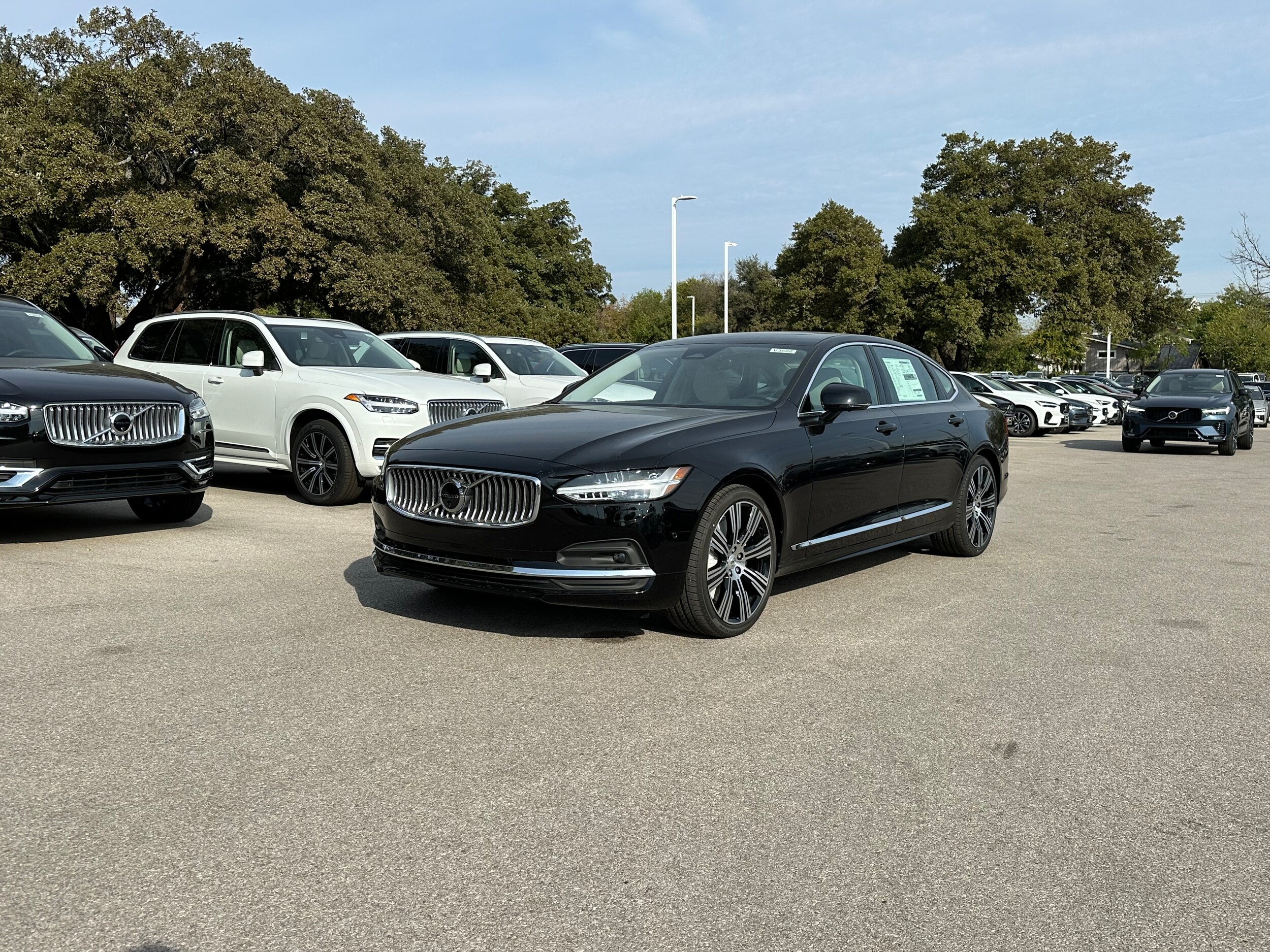 2025 Volvo S90 T8 photo 2