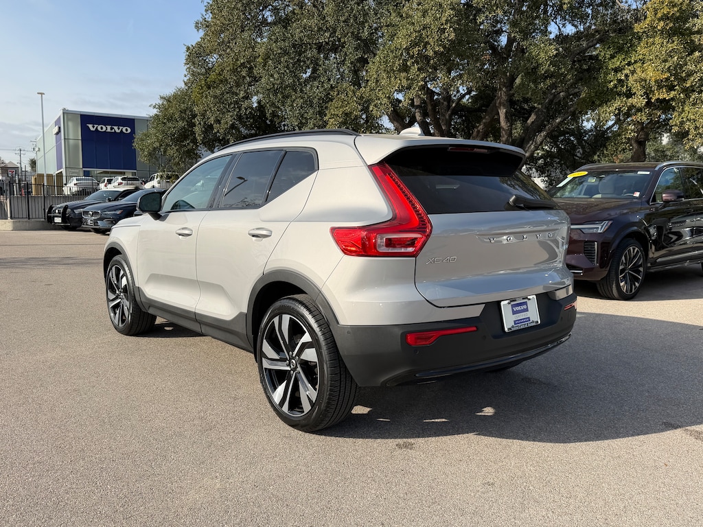 Certified 2025 Volvo XC40 B5 Plus Dark Theme SUV