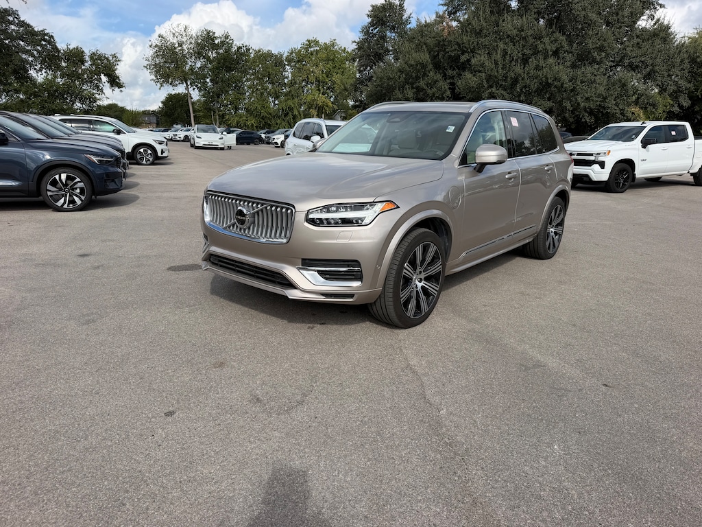 Certified 2025 Volvo XC90 plug-in hybrid T8 Plus 6-Seater SUV