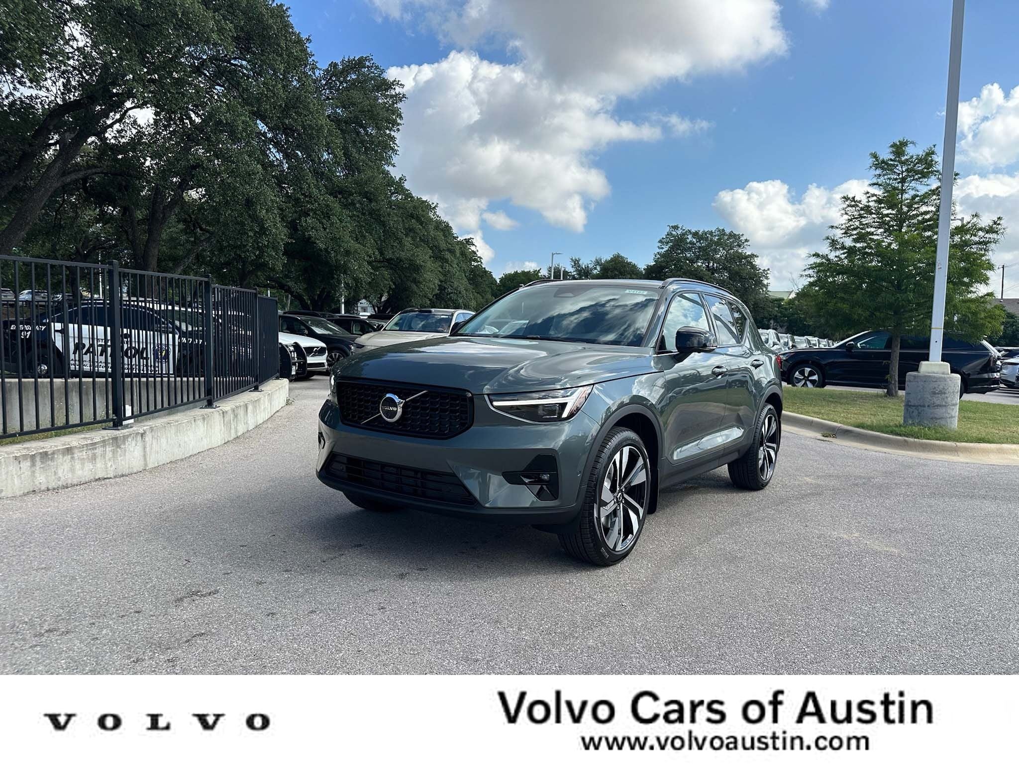 2026 Volvo XC40 SUV 
