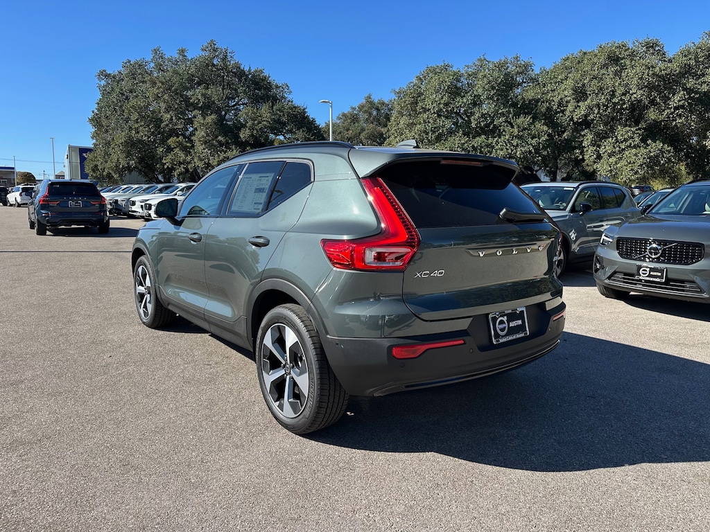 New 2026 Volvo XC40 B5 Plus SUV