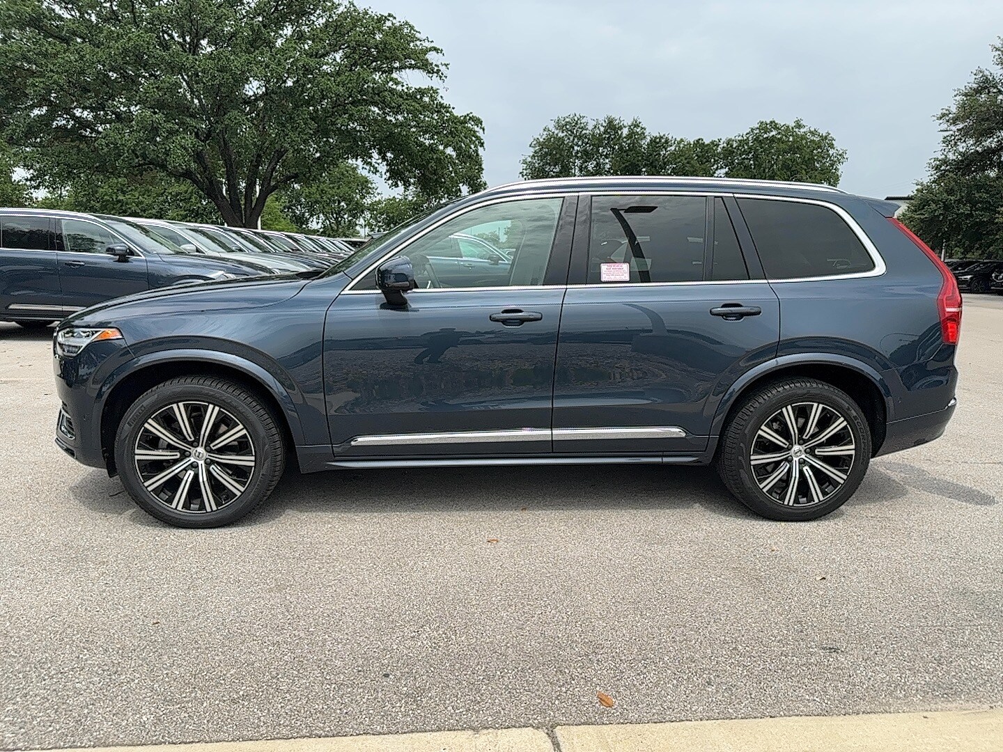 2023 Volvo XC90 AWD Plus photo 3