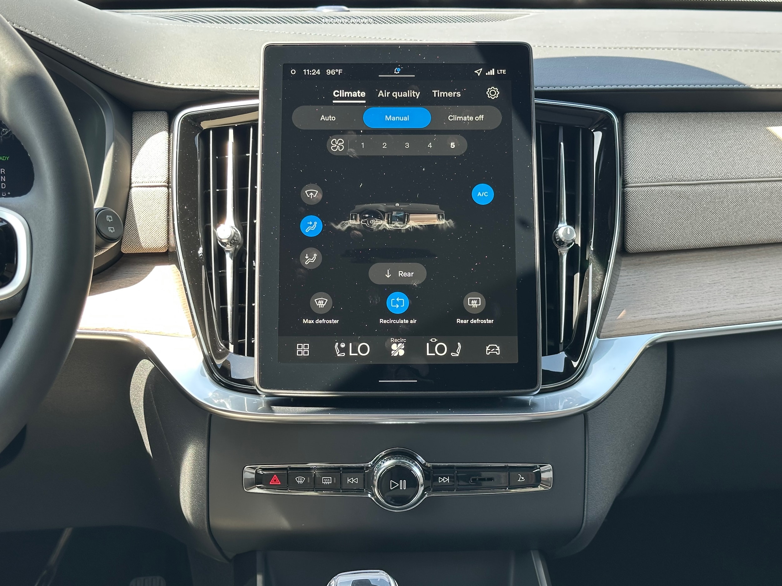 2026 Volvo XC90 Plus - Photo 13