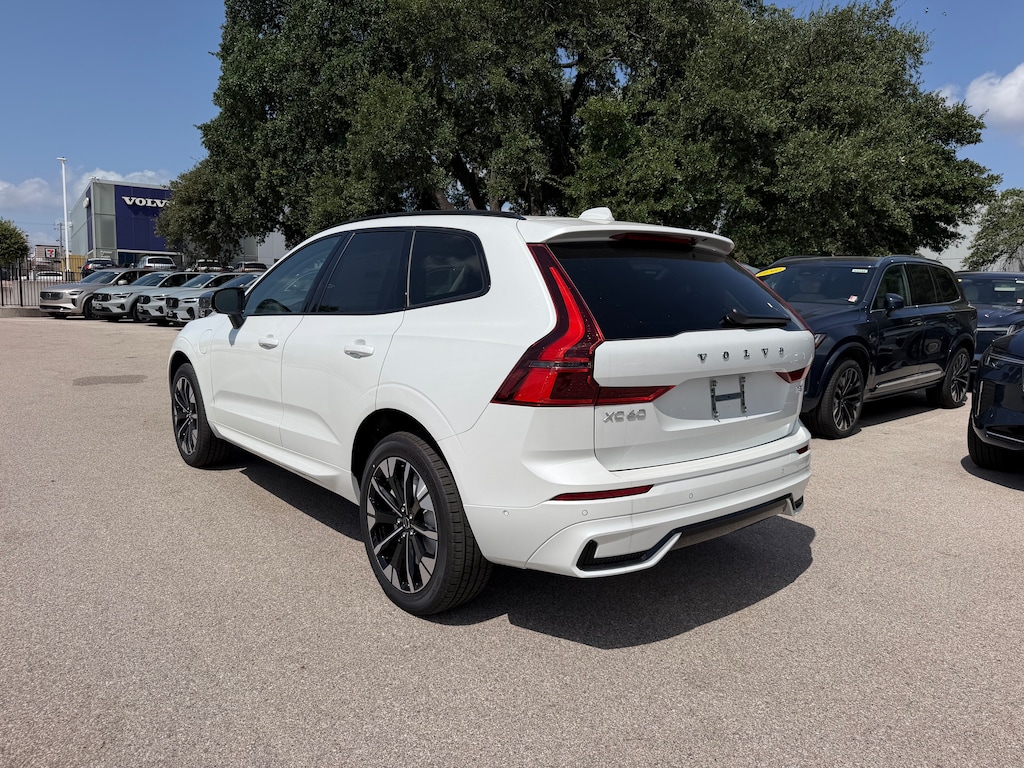 New 2026 Volvo XC60 plug-in hybrid T8 Plus SUV