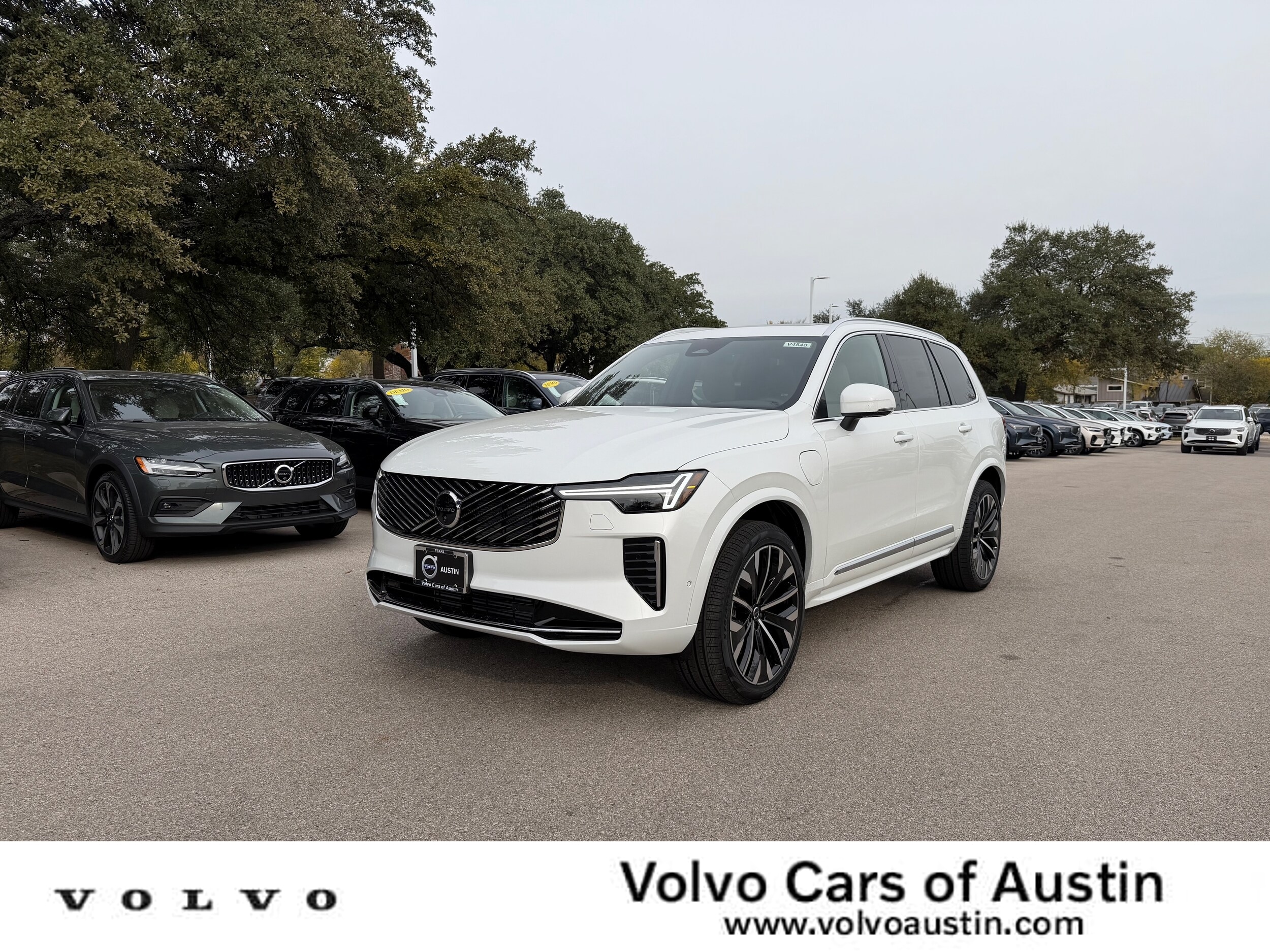 2026 Volvo XC90 Plus's photo