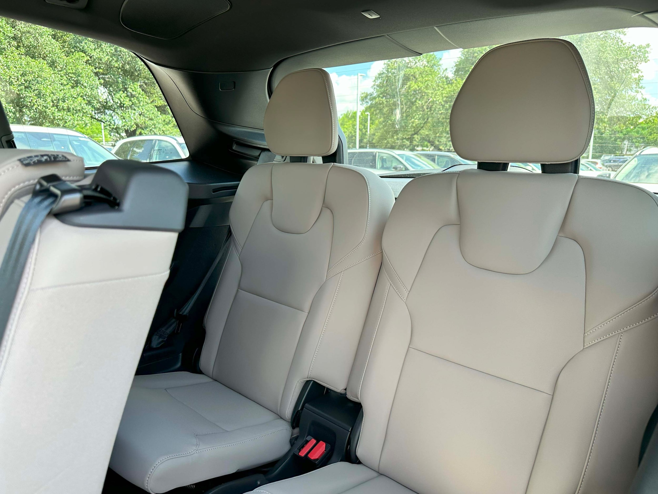 2026 Volvo XC90 Plus - Photo 16