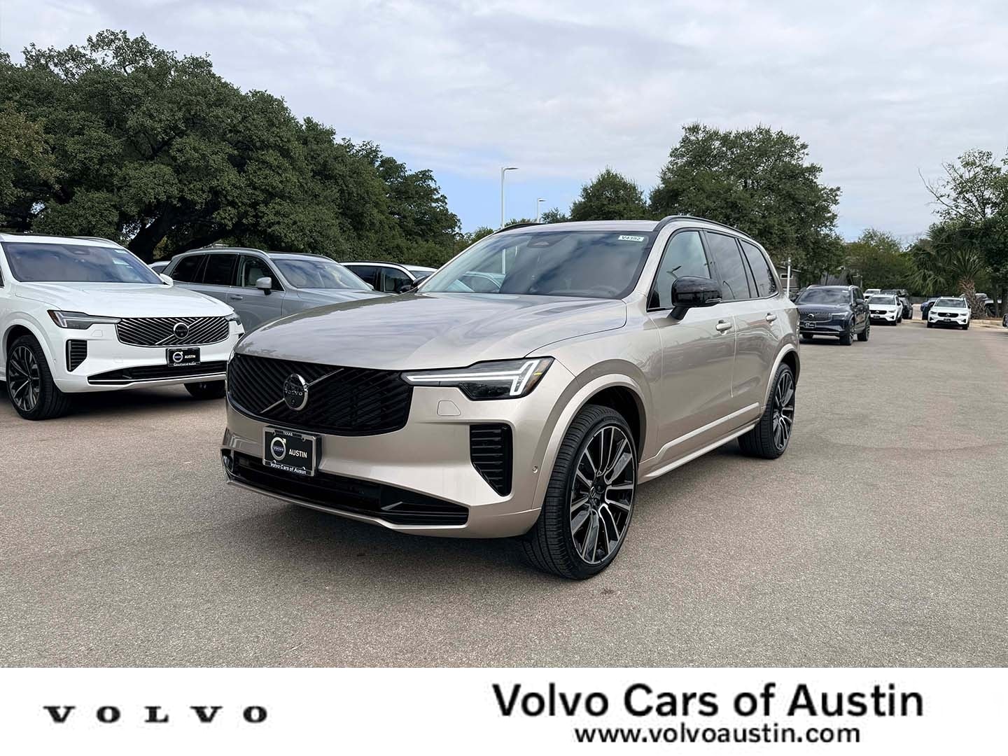 2026 Volvo XC90 B6 Ultra Dark Theme 7-Seater SUV