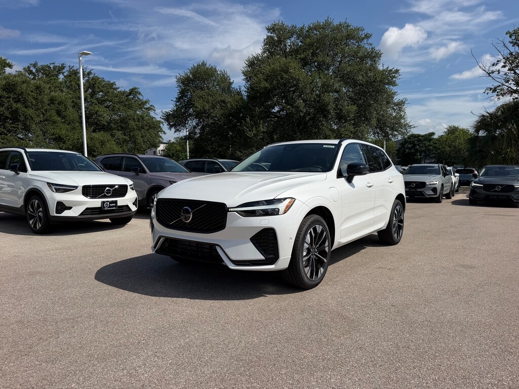 New 2026 Volvo XC60 plug-in hybrid T8 Plus SUV