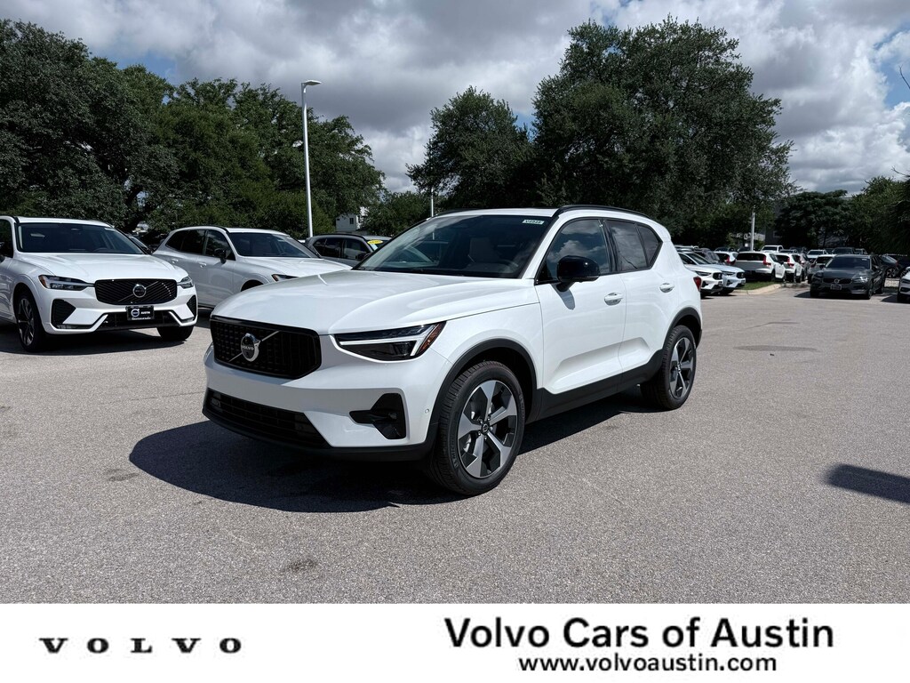 New 2026 Volvo XC40 B5 Plus SUV