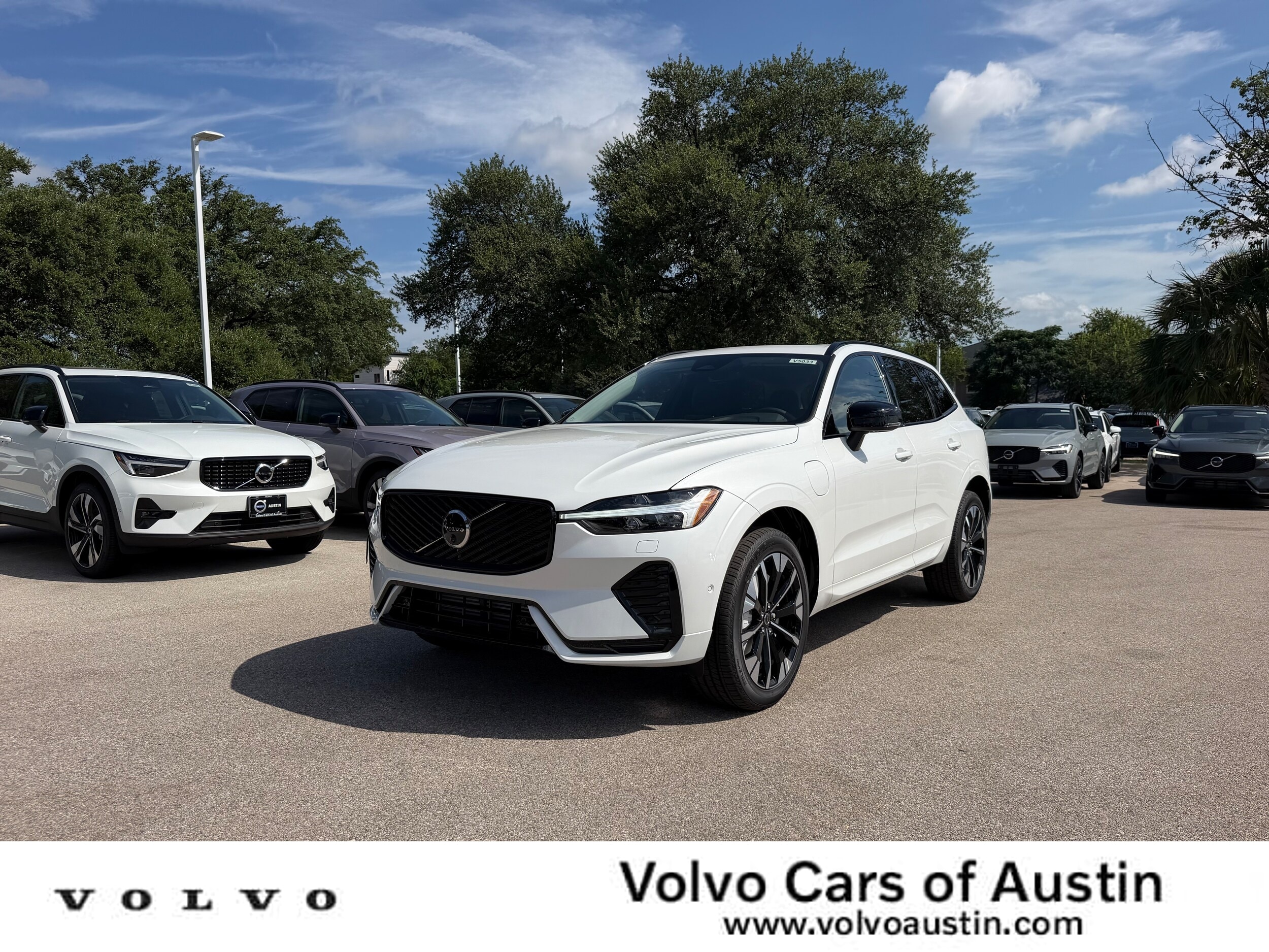 New 2026 Volvo XC60 plug-in hybrid T8 Plus