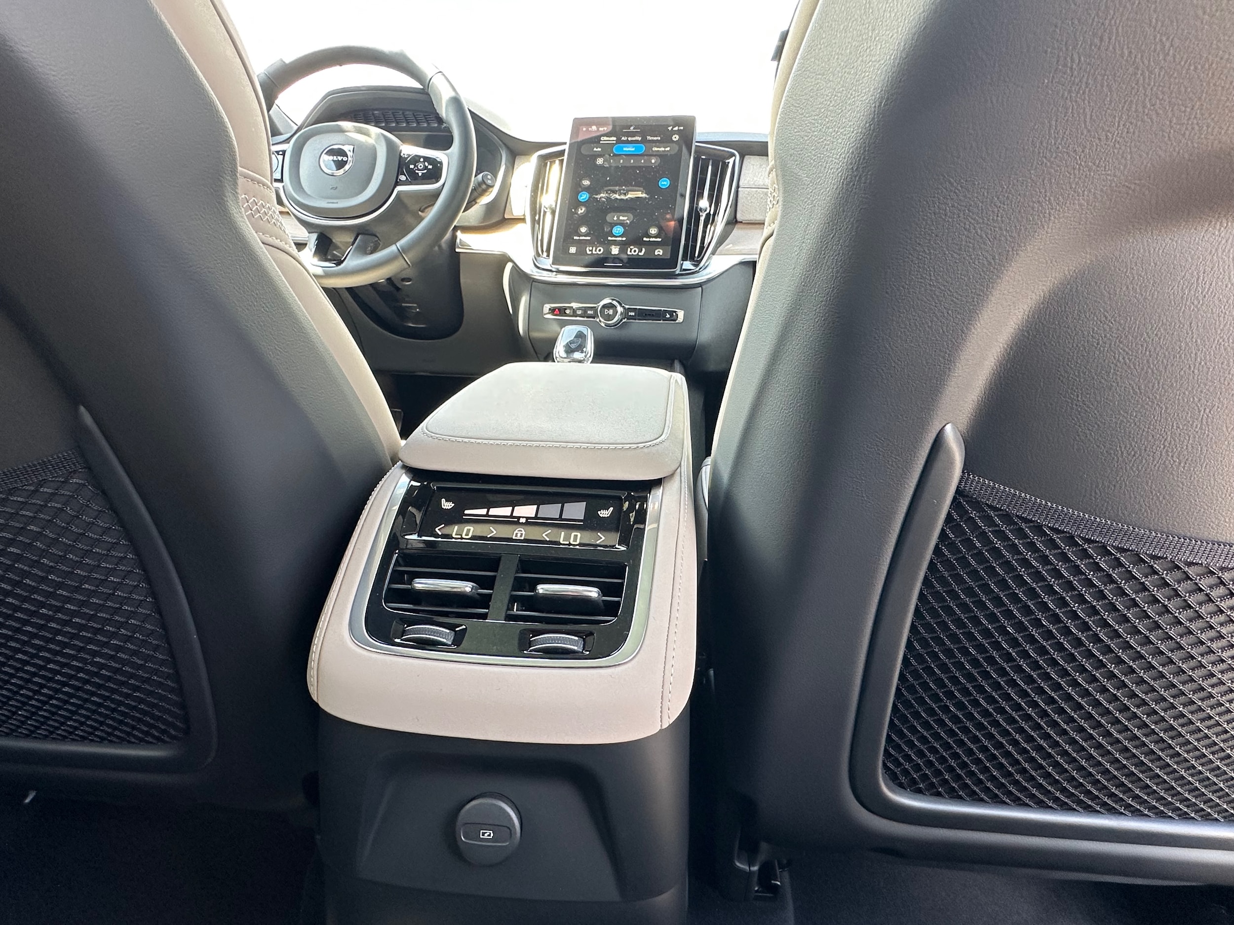 2026 Volvo XC90 Plus - Photo 12