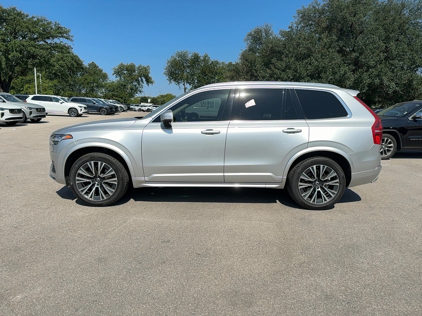 2020 Volvo XC90 T6 Momentum photo 2