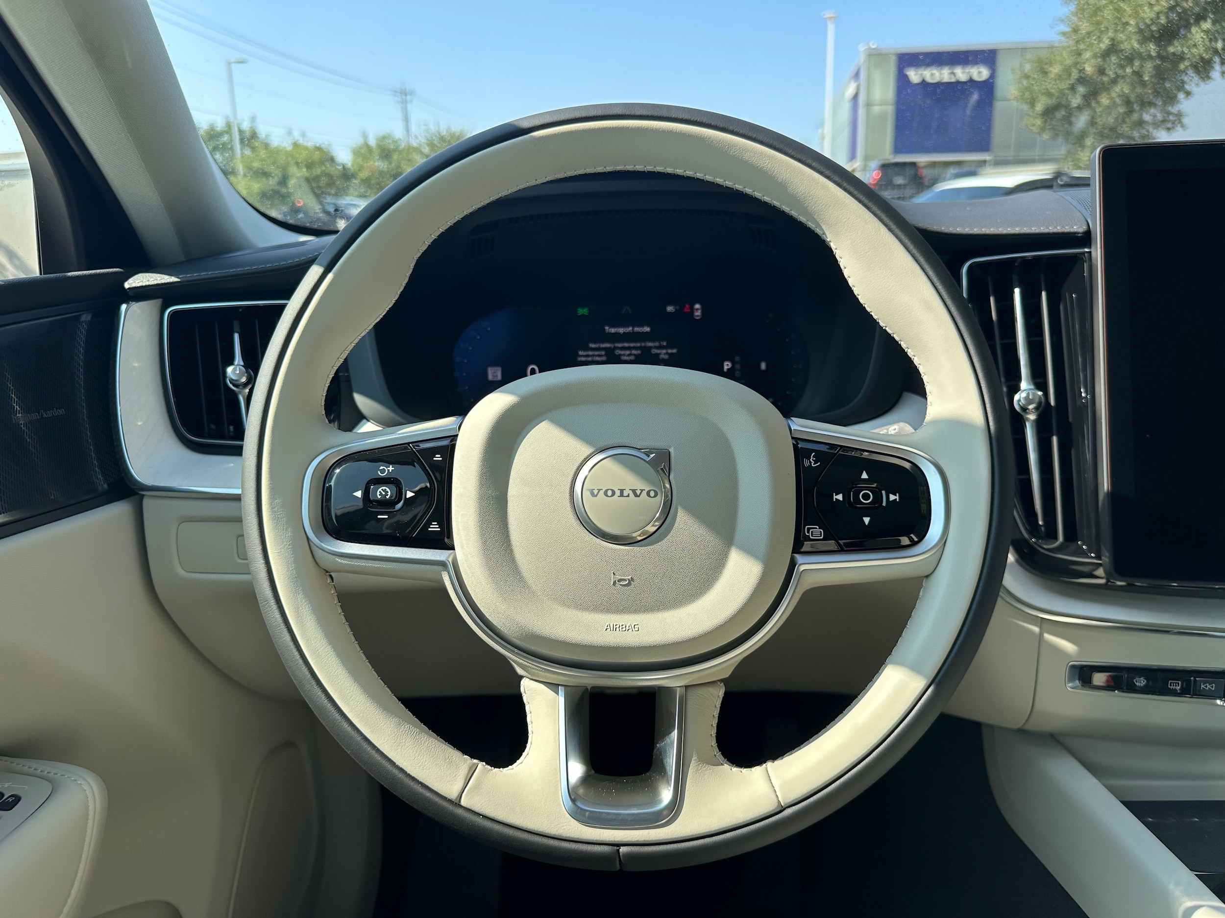 2026 Volvo XC60 Ultra - Photo 14
