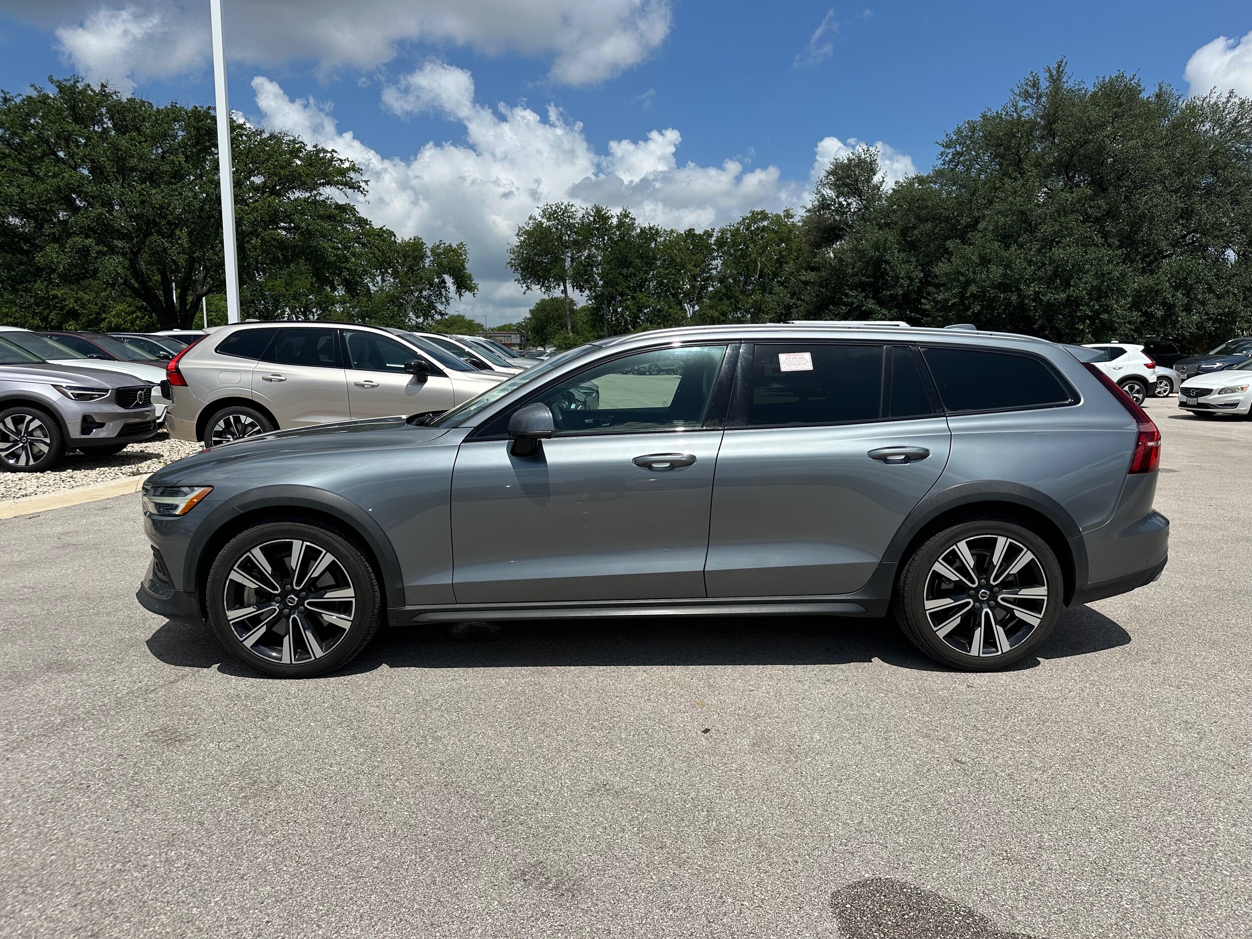 2020 Volvo V60 Cross Country T5 photo 2