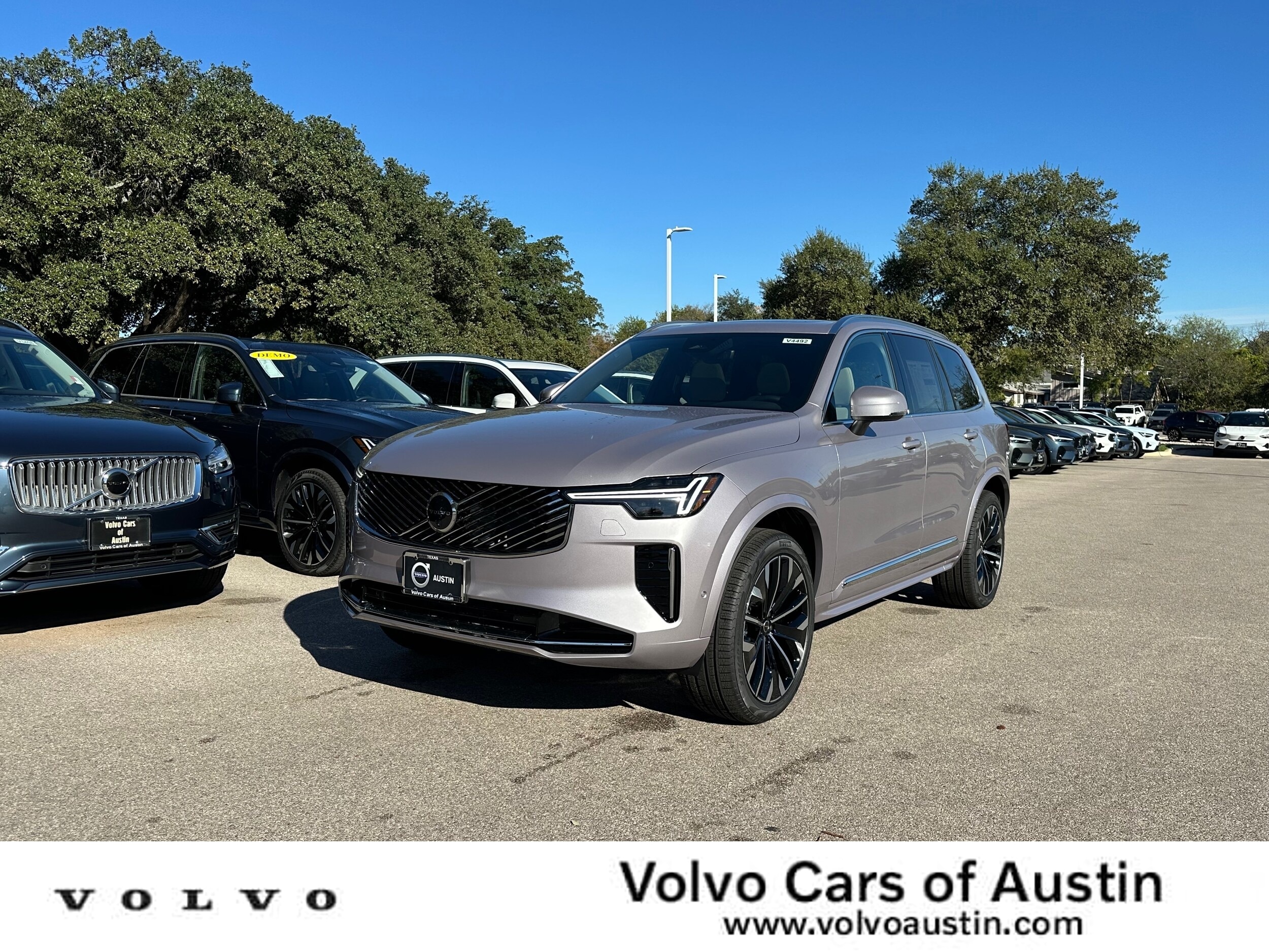 2026 Volvo XC90 Plus's photo