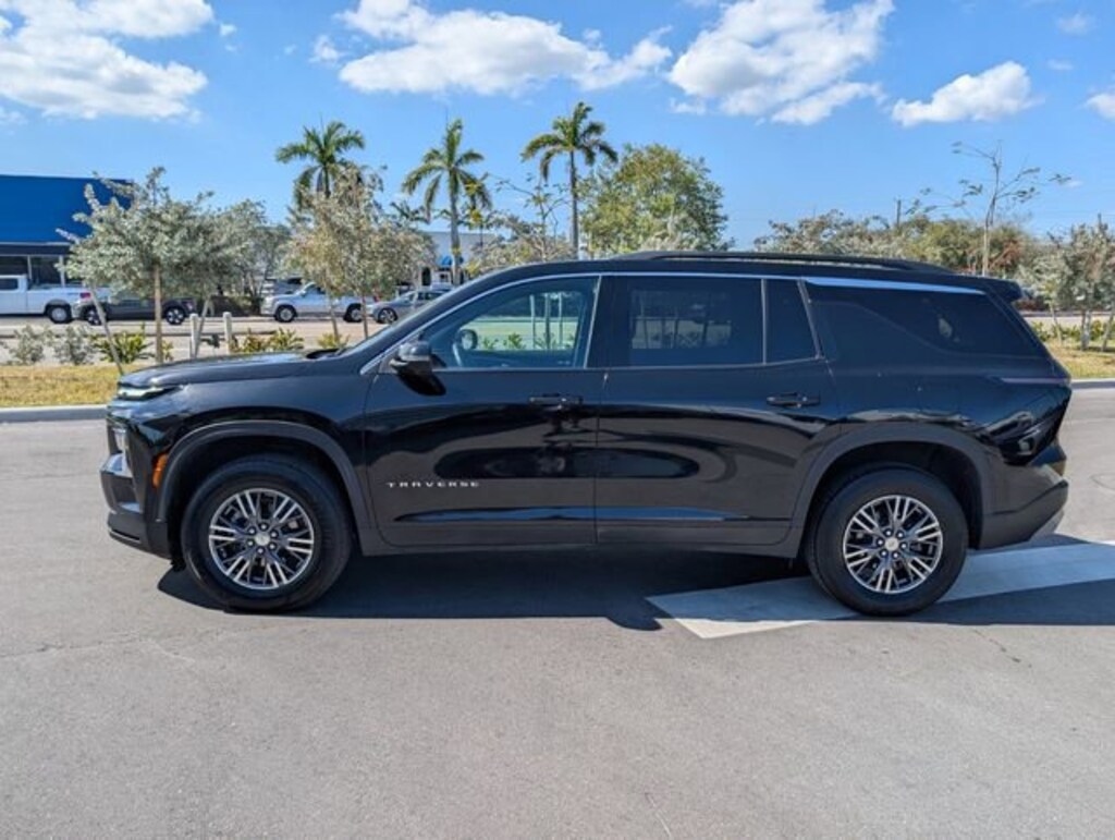 Certified 2024 Chevrolet Traverse LT SUV